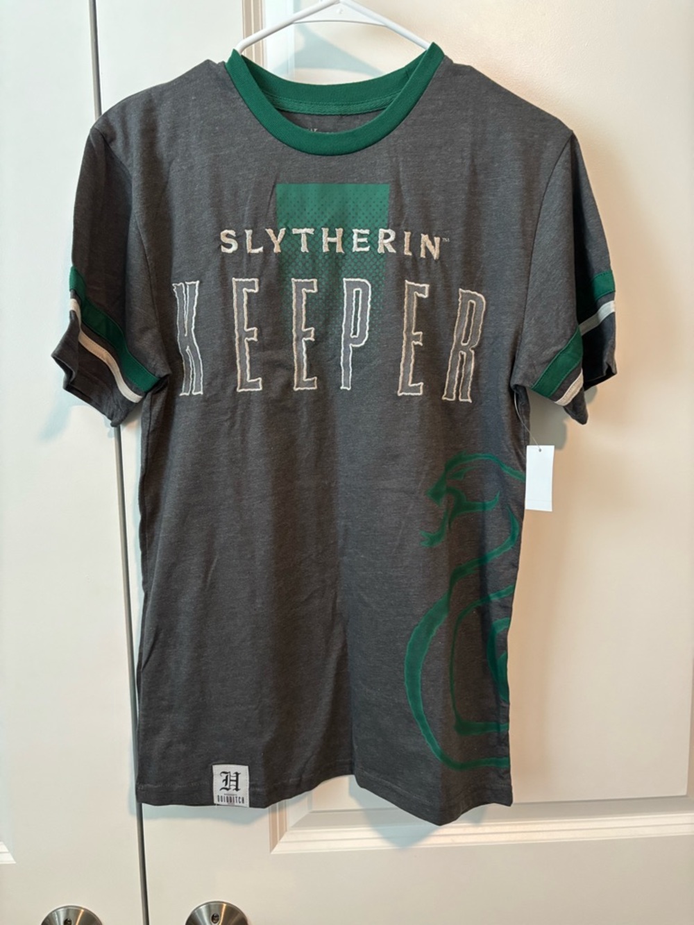 Universal Harry Potter Slytherin Keeper Gray & Green Graphic Tee- NWT